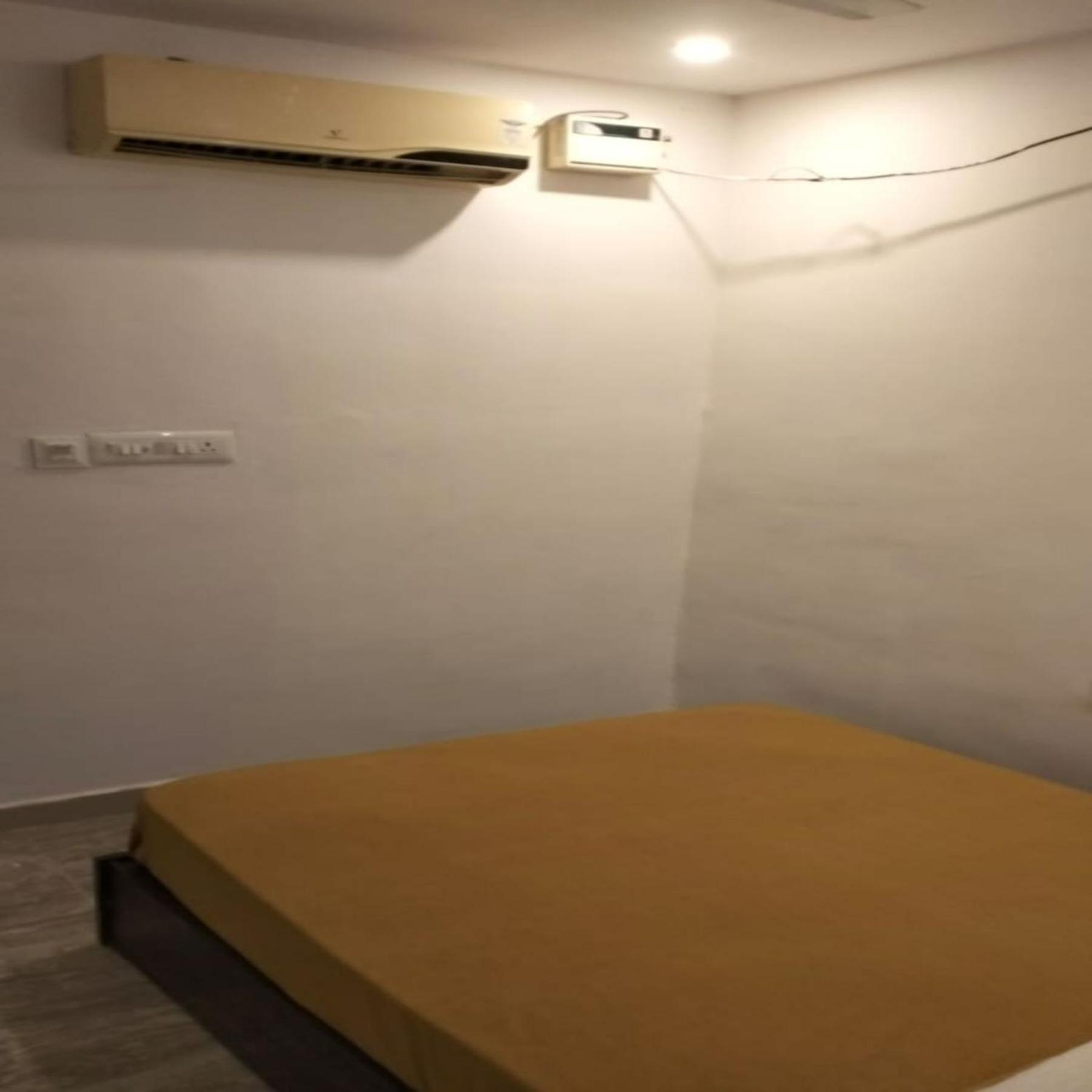 Queen D Tower - By Grands Inn Hospitality Tallākulam 外观 照片