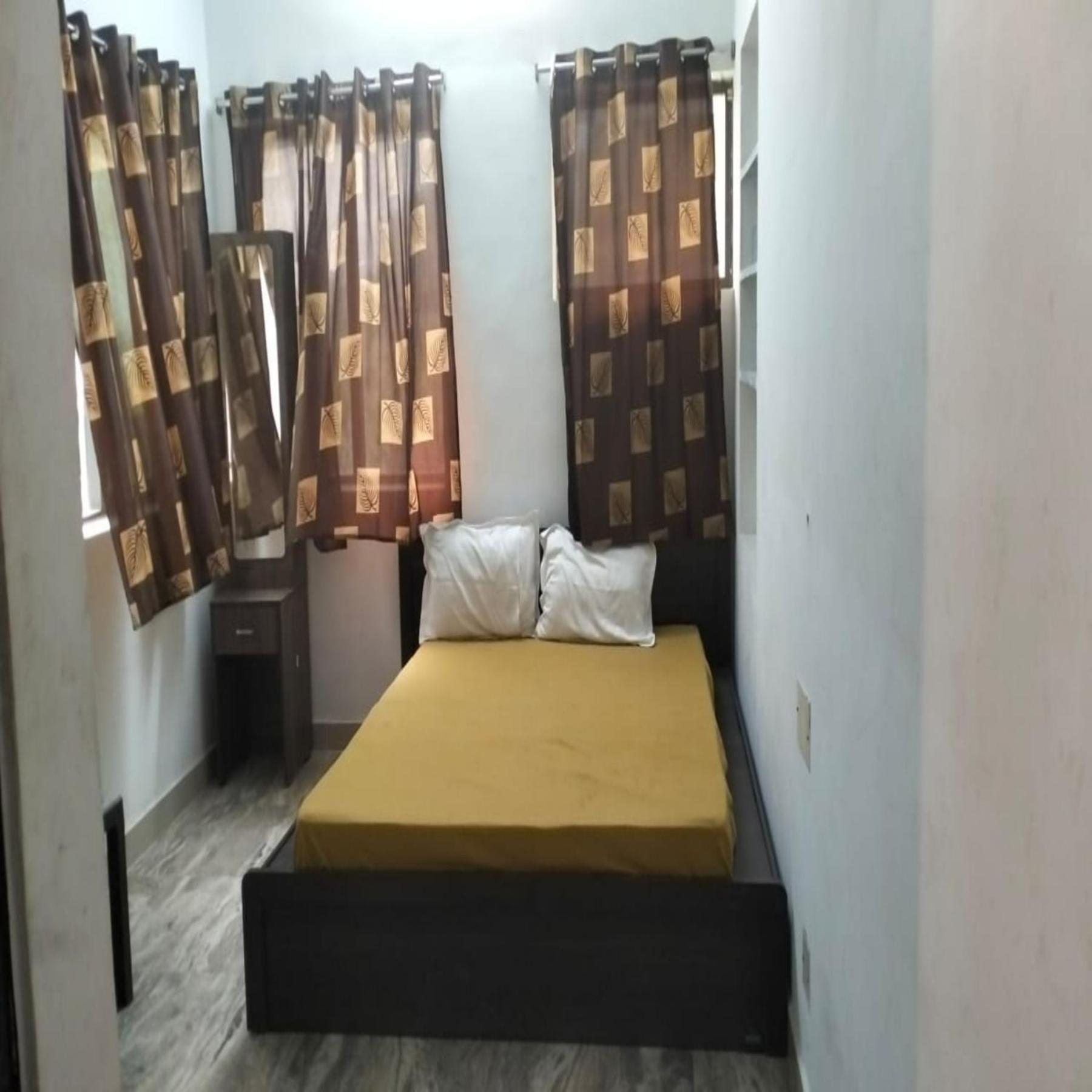 Queen D Tower - By Grands Inn Hospitality Tallākulam 外观 照片